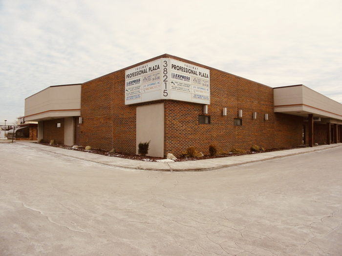 Farmington 4 Cinemas - Feb 2003 Photo (newer photo)